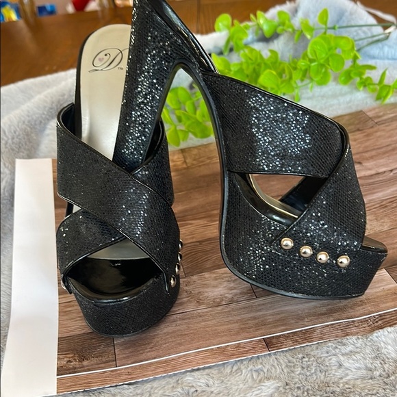 Sparkly Black Platform Sandals with Stiletto Heel - Picture 6 of 9